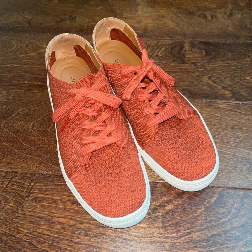 Lucky Brand Leigan burnt orange size 8 lace up shoes